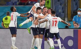 Anglia është gjysëmfinalisti i fundit, mposht lehtësisht Ukrainën