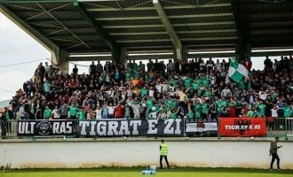 Tifo-grupi “Tigrat” me kërkesë zyrtare për Feronikelin, kërkojnë shkarkimin e Ragip Veselit
