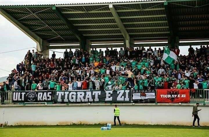 Tifo-grupi “Tigrat” me kërkesë zyrtare për Feronikelin, kërkojnë shkarkimin e Ragip Veselit