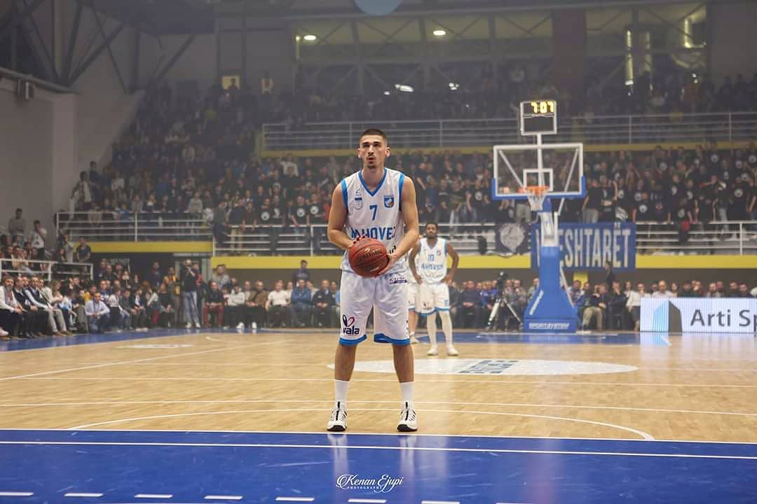 Zyrtare: Arian Qallaku transferohet te KB Peja