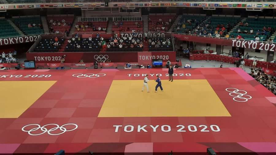 Akil Gjakova mposhtet në çerekfinale, mbetet në garë për medaljen e bronztë