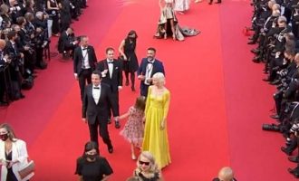 Festivali i Cannes: Kurti me gruan dhe vajzën parakalojnë në tapetin e kuq