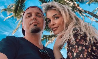 Kur planifikon Afrona Dika të bëhet nënë?