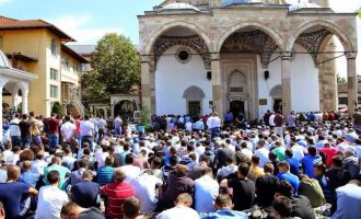Namazi i Bajramit do të falet me kapacitet të plotë nëpër xhami