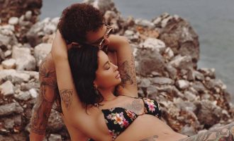 Dafina e “turturon” të dashurin e saj