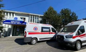 Dy të vdekur në Deçan, dyshohet se u helmuan nga uji