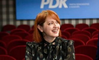 Hoxha – Kurtit: Do të mburreni edhe më tej me sukseset e Kosovës për periudhën “kur ju keni parë vetëm zi”