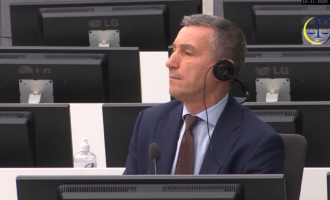 Flasin nga Specialja për pjesëmarrja e Kadri Veselit në varrimin e babait të tij