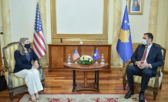 Konjufca takon senatoren amerikane Joni Ernst, flasin për stabilitetin në rajon