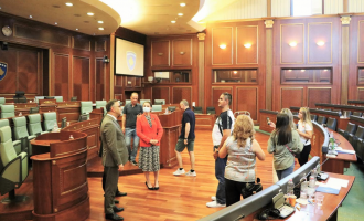 150 bashkatdhetarë vizitojnë Kuvendin e Kosovës