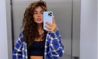 Loredana befason me pamjen e re me flokë kaçurrela