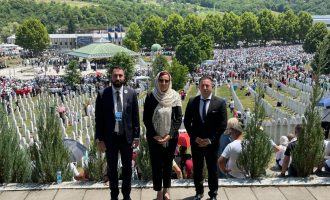 Mehaj kërkon drejtësi edhe për masakrat e Kosovës te Memoriali i Gjenocidit në Srebrenicë