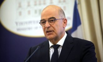 Deklarata e ministrit grek për pavarësinë e Kosovës po cilësohet “thikë pas shpine” në Serbi