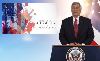 Ambasadori Kosnett uron për Ditën e Pavarësisë së SHBA-së