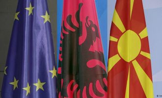 Bullgaria kërkon hapjen e negociatave për Shqipërinë, të veçohet nga Maqedonia e Veriut