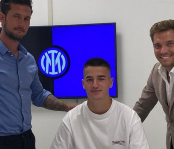 Andi Hoti nënshkruan kontratë profesionale me Interin