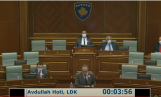 Hoti-Qeverisë: Më keni vendosur epitete fyese pas nënshkrimit të marrëveshjes së Washingtonit