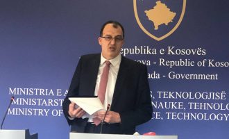 Pupovci i fton mësimdhënësit të vaksinohen: Ta mbajmë mësimin në shkolla