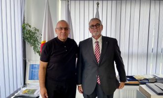 Presidenti Agim Ademi priti në takim Efraim Barak