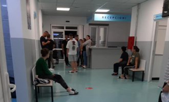 Dy vdekjet në Spitalin e Pejës s’kanë lidhje me helmimin – Kjo është krejt çka dihet deri tani për rastin në Deçan