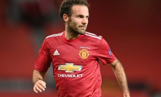 Juan Mata vazhdon kontratën me Manchester United