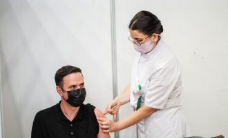 Vaksinohet Abdixhiku