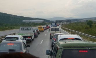 Pritje deri në tri orë në Merdarë – Sugjerohet t’i shfrytëzoni këto dy pika kufitare