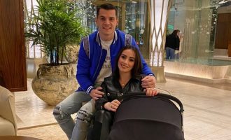 Pas ribashkimit, Granit Xhaka në pushime me familje