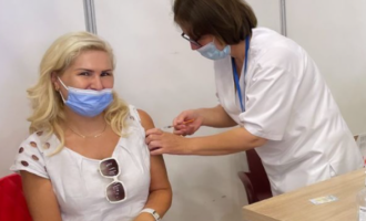 Shyhrete Behluli vaksinohet kundër Coronavirusit