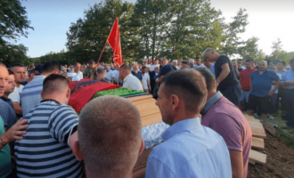 Varroset babai i Kadri Veselit