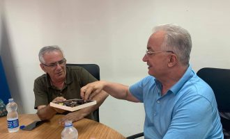 Musliu: Kandidaturat për kryetar të PDK-së po i presim me ëmbëlsira e buzëqeshje