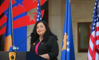 Osmani: Në ditët tona më të errëta, familja Biden u ka dhënë dritë njerëzve të Kosovës