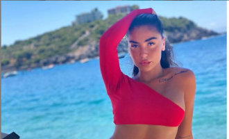 Arta Nitaj shijon pushimet me të dashurin misterioz