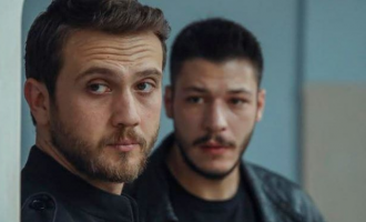 Aktor i serialit shumë të ndjekur turk ‘Çukur’ përfundon në spital me 12 qepje në kokë