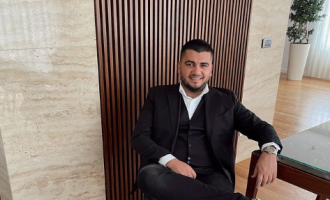 Ermali tregon “tmerrin” që e kishte përjetuar para se të këndonte në një dasme: “Mu duke që mora sulm në zemër…”