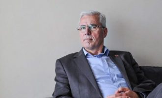 Policia flet për incidentin në KQZ, dyshohet se Kurteshi e shtyu kolegun