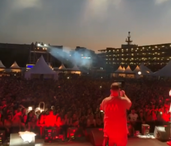 Reperi i njohur kosovar anulon koncertin për arsye shëndetësore