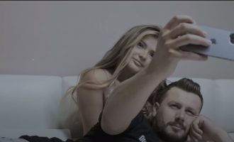 Mevlani emocionon me baladën e re të dhimbshme