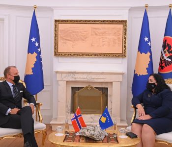 Norvegjia e vlerëson vendimin e Kosovës për t’i strehuar afganët
