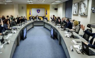 Qeveria mban mbledhje nga ora 17:30