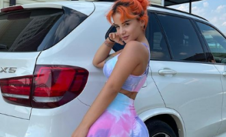 ‘Fotografi të paprekura, celulit dhe strija’ – Rina Balaj publikon fotografi pa filtra