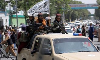 Talebanët pas largimit të ushtrisë amerikane: Tani jemi komb i lirë dhe sovran