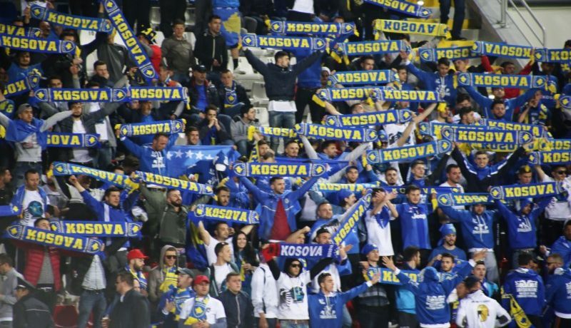 Tifozët që duan t’i shohin ndeshjet e Kosovës duhet të jenë të vaksinuar