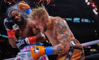 Jake Paul mposht ish-kampionin e UFC-së, Tyron Woodley