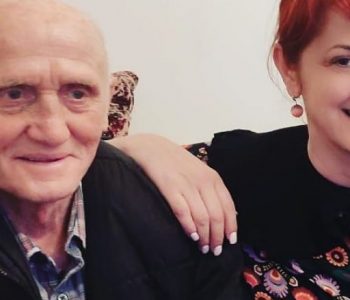 Eliza Hoxhës i vdes babai