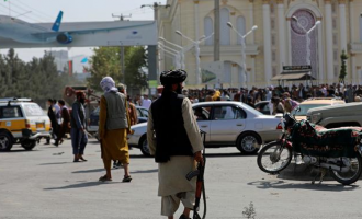 Mbi 2.200 diplomatë e civilë janë evakuuar nga Afganistani