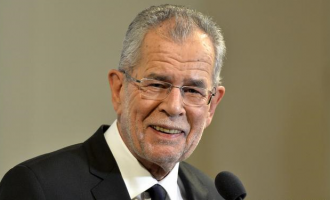 Presidenti austriak – BE-së: Duhet t’i pranojmë refugjatët afganë