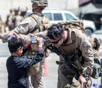 Biden: Përpjekjet për të evakuuar njerëzit nga aeroporti i Kabulit po përshpejtohen