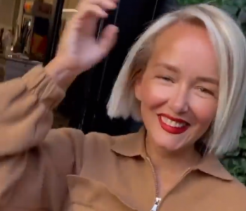 Adriana Matoshi bëhet tërësisht bionde dhe me model të ri flokësh