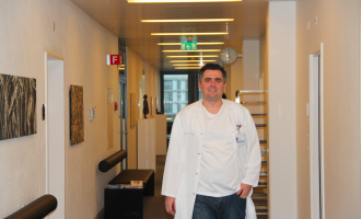 Mjeku shqiptar: Kosovarët e kthyer në Zvicër po akuzohen rëndë për testet false, kjo e diskrediton gjithë Kosovën